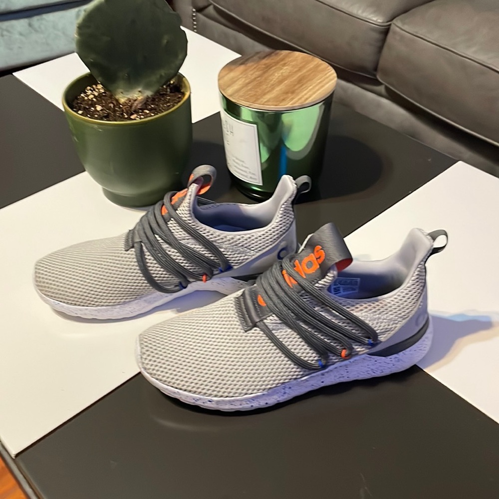 Adidas tennis shoes